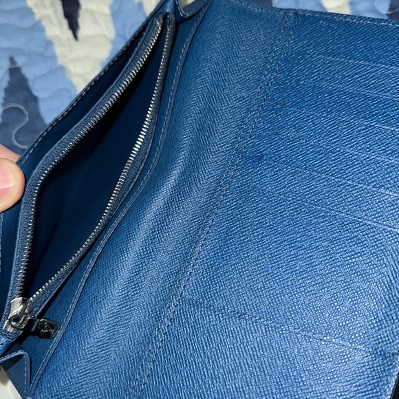 SOLD Louis Vuitton Epi Wallet - Picture 5 of 6
